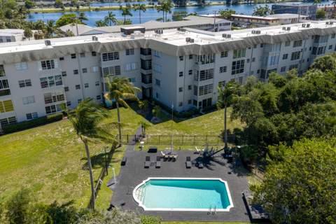 941 Crystal Lake Drive #207, Deerfield Beach FL - photo 18 of 22