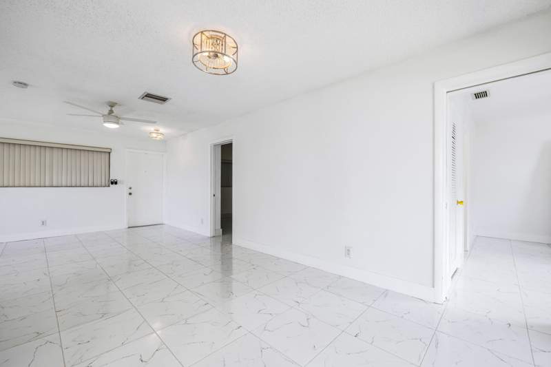 2 bedroom Condominium at 941 Crystal Lake Drive #207, Crystal Lake 941 Condo, Deerfield Beach — photo 3