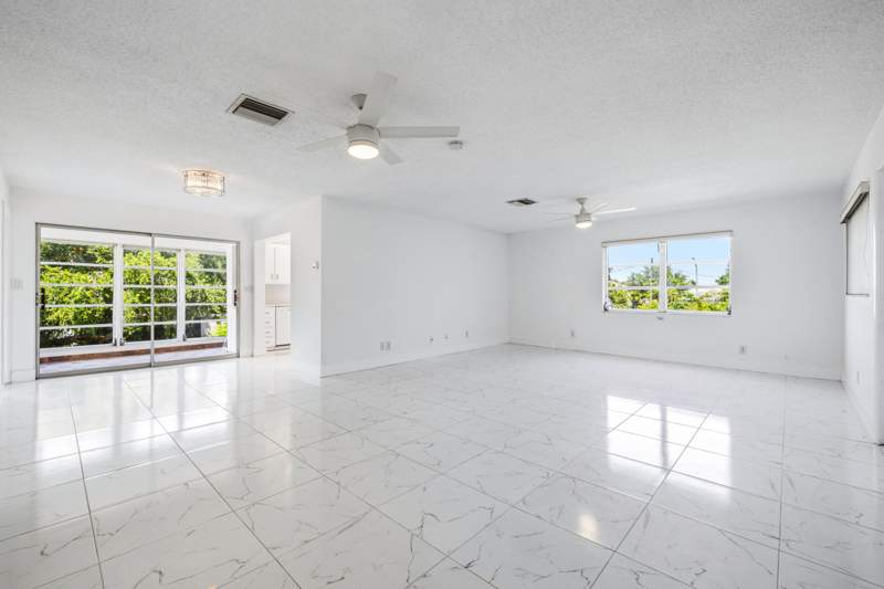2 bedroom Condominium at 941 Crystal Lake Drive #207, Crystal Lake 941 Condo, Deerfield Beach — photo 2