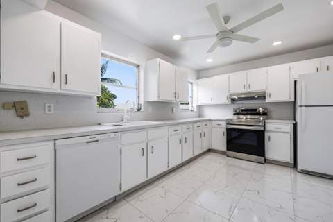 941 Crystal Lake Drive #207, Deerfield Beach FL - photo 9 of 22
