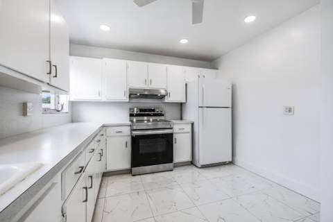 941 Crystal Lake Drive #207, Deerfield Beach FL - photo 10 of 22