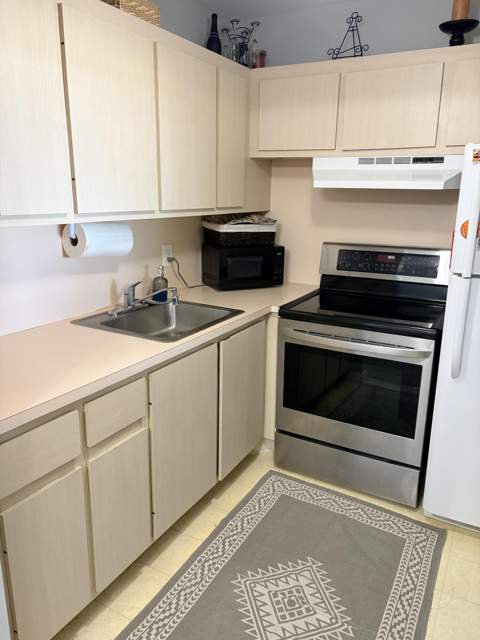 14 Easthampton A, West Palm Beach FL - photo 17 of 26