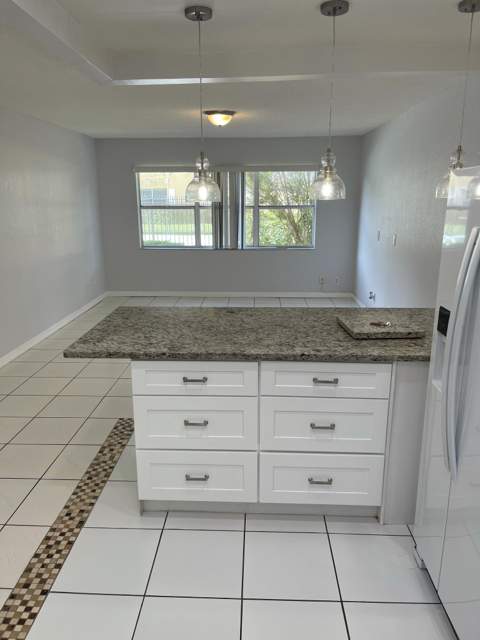 440 SE 2nd Avenue #5, Deerfield Beach FL - photo 7 of 19