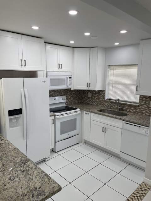 440 SE 2nd Avenue #5, Deerfield Beach FL - photo 9 of 19