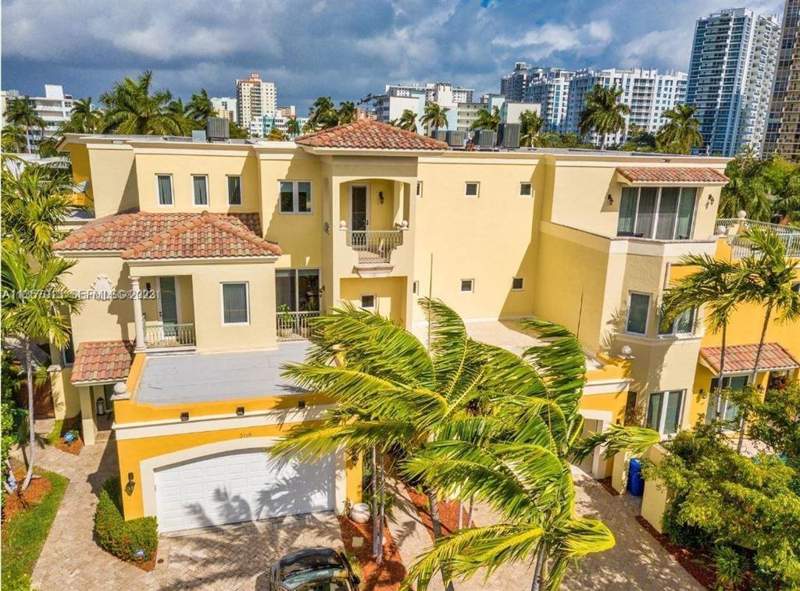 3 bedroom Townhouse at 3121 NE 26th Street, Lauderdale Beach Ext Unit, Fort Lauderdale — photo 2