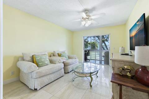 213 Wellington, West Palm Beach FL - photo 12 of 25