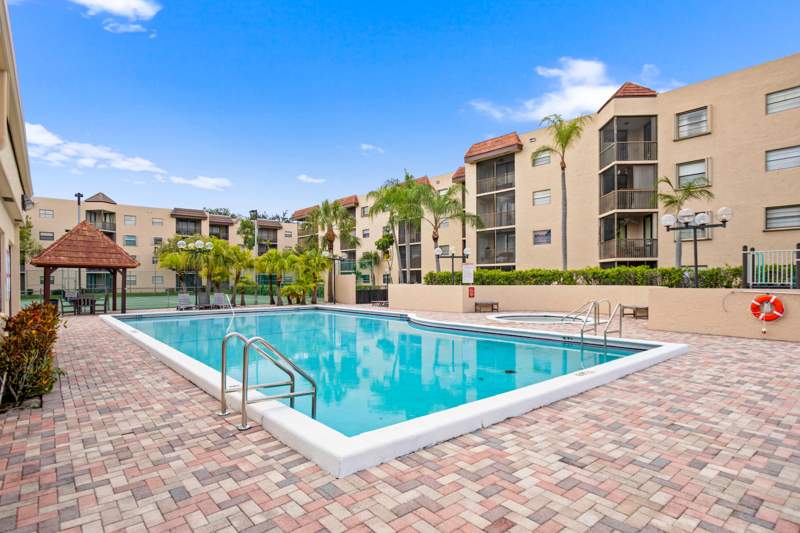 2 bedroom Condominium at 10401 W Broward Boulevard #209, Plantation Racquet Club, Plantation — photo 4
