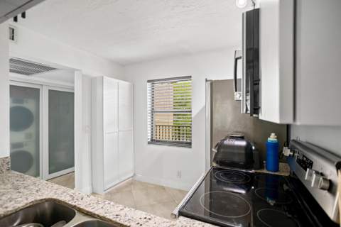 10401 W Broward Boulevard #209, Plantation FL - photo 12 of 16