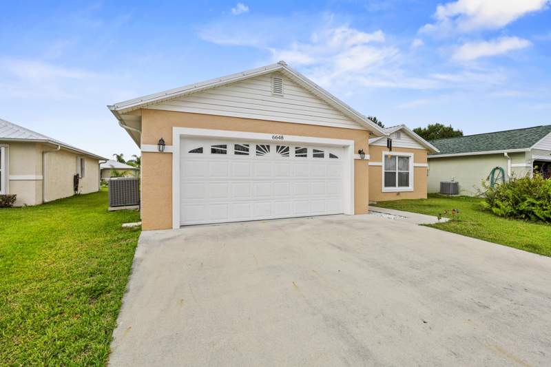 3 bedroom Single Family Residence at 6648 Gaviota, Spanish Lakes Fairways NE Phase, Fort Pierce — photo 2