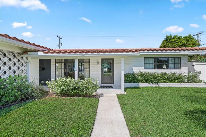 2 bedroom Single Family Residence at 2157 NE 61st Court, Imperial Point 1 Sec, Fort Lauderdale — photo 2