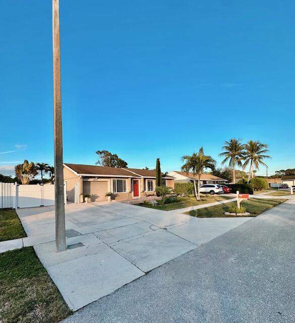3 bedroom Single Family Residence at 10079 Yeoman Lane, Counterpoint Estates 5, Royal Palm Beach — photo 4