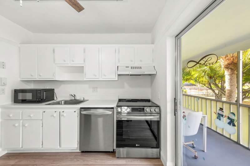 1 bedroom Condominium at 7360 NW 1st Street #205, Oriole Gardens Three, Margate — photo 2