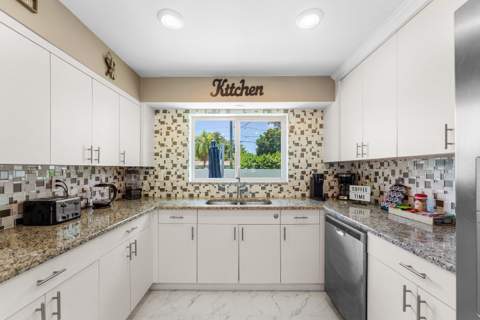 214 SE 5th Street, Dania Beach FL - photo 16 of 40