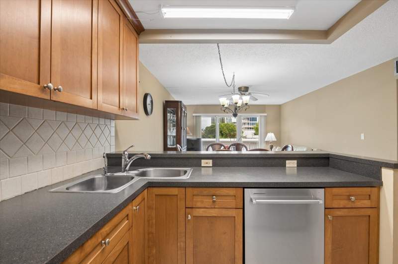 2 bedroom Condominium at 550 Bayshore Drive #314, Bayshore Embassy Condo, Fort Lauderdale — photo 4