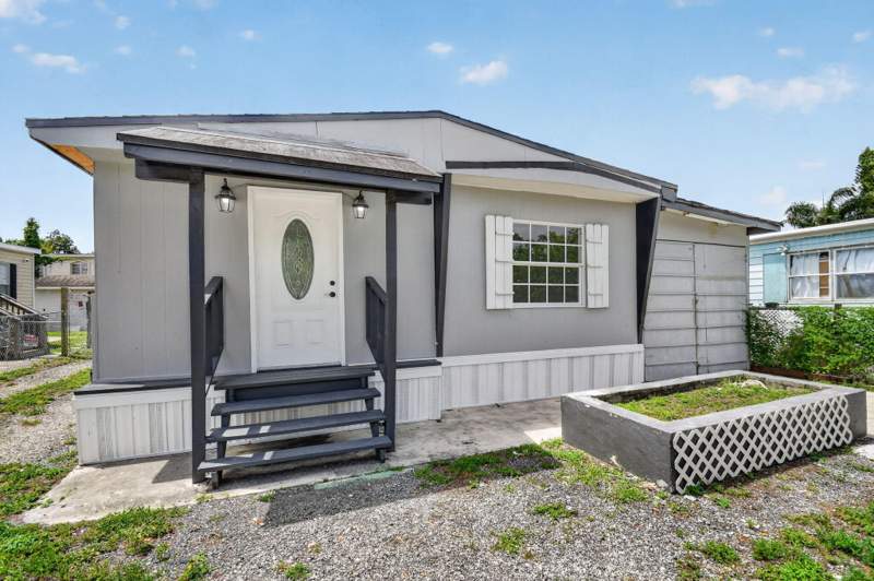 3 bedroom Manufactured Home at 4710 Sunset Ranch Road, Sunset Ranch Unit 2, West Palm Beach — photo 2