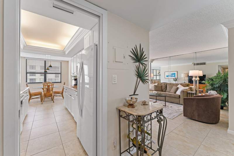2 bedroom Condominium at 5480 N Ocean Drive #B6b, Dunes Towers Condo, Singer Island — photo 4