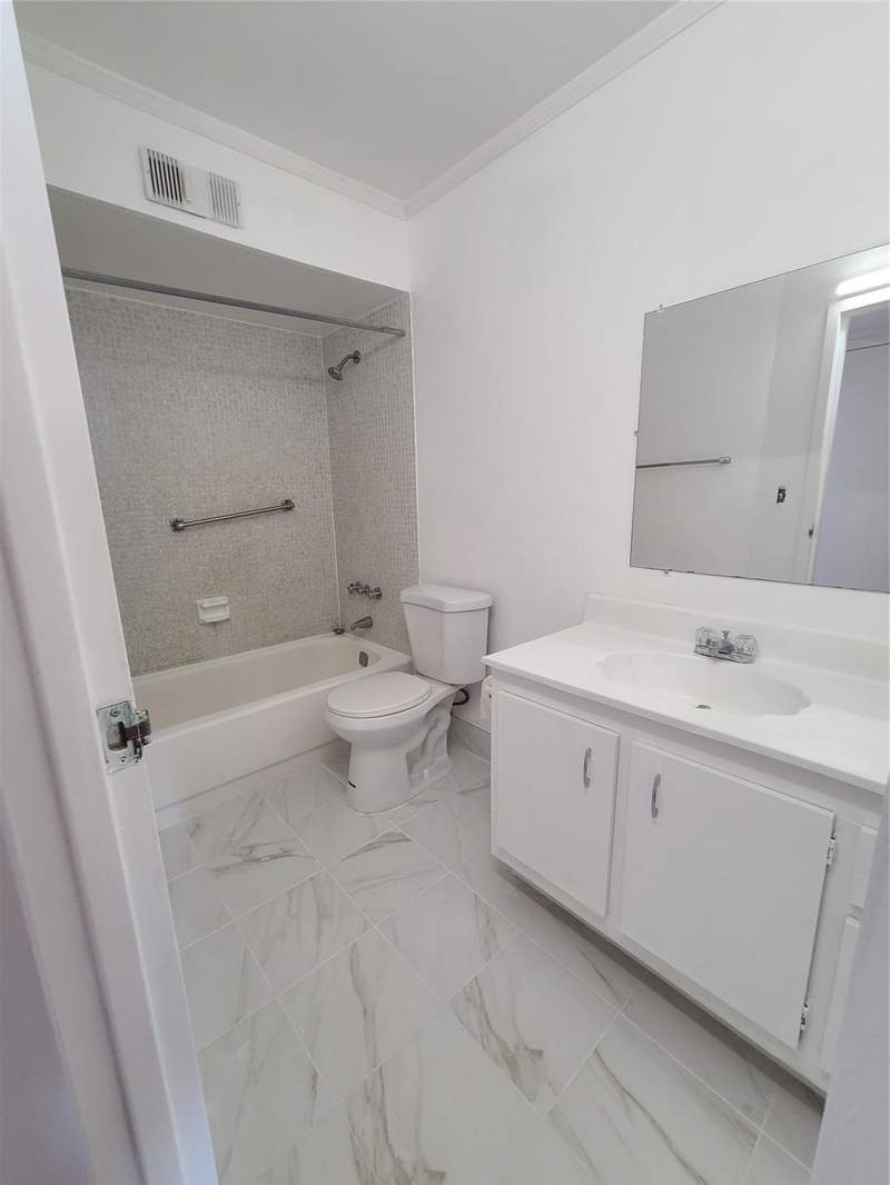 1 bedroom Condominium at 1810 SW 81st Avenue #2400, Courtyards Of Broward Condo, North Lauderdale — photo 5