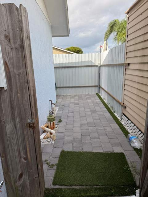 6817 Florida Drive, Lake Worth FL - photo 23 of 34