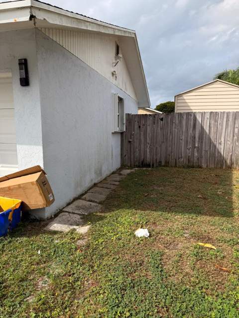6817 Florida Drive, Lake Worth FL - photo 24 of 34