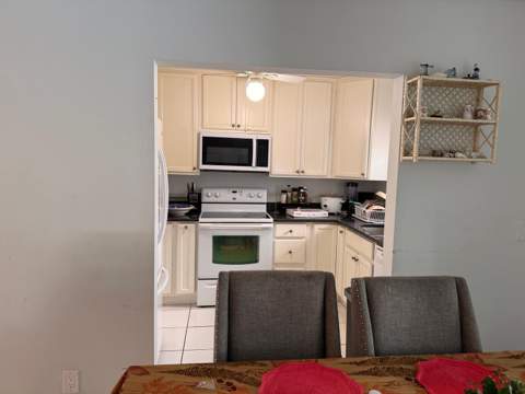 6817 Florida Drive, Lake Worth FL - photo 8 of 34