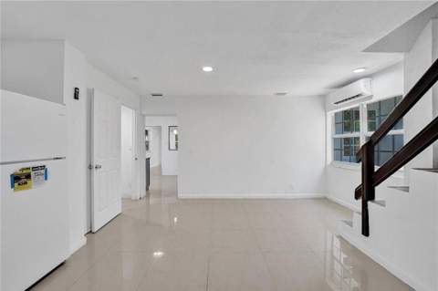 2422 Sherman Street, Hollywood FL - photo 17 of 28
