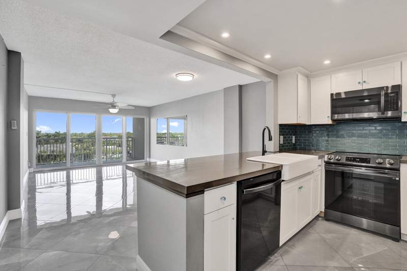 1 bedroom Condominium at 2611 N Riverside Drive #604, Waters Edge Condo, Pompano Beach — photo 3