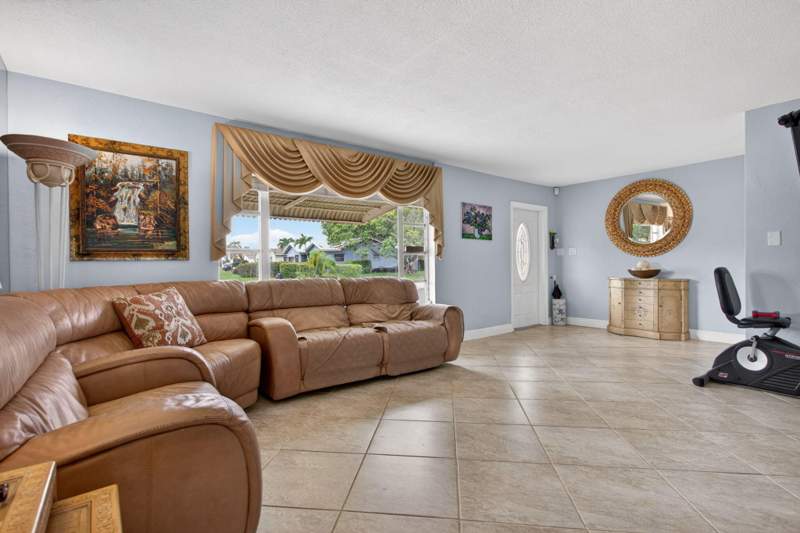 3 bedroom Single Family Residence at 7306 NW 94th Way, Westwood Community 3, Tamarac — photo 3