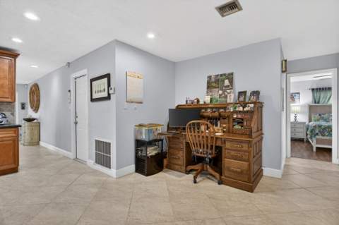 7306 NW 94th Way, Tamarac FL - photo 11 of 50