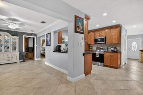7306 NW 94th Way, Tamarac FL - photo 10 of 50
