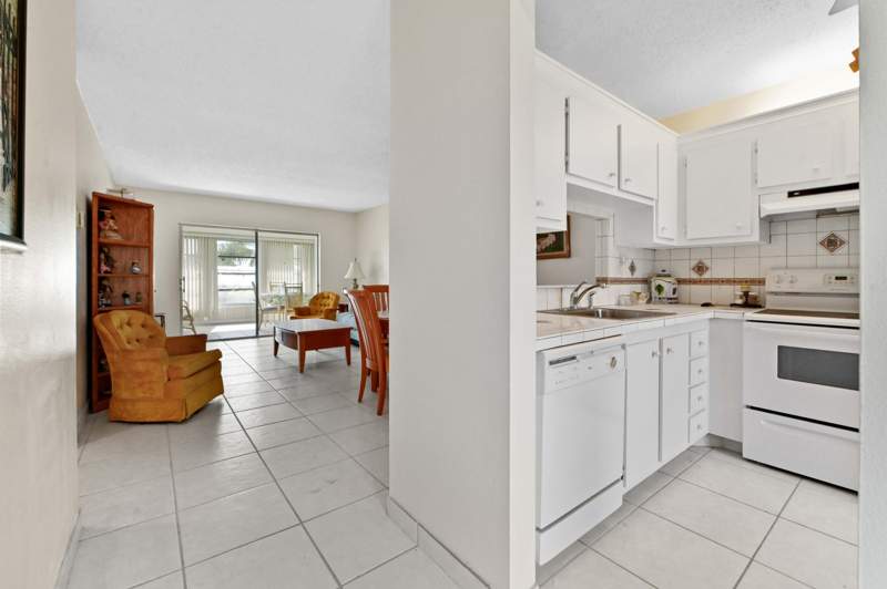 2 bedroom Condominium at 3506 NW 49th Avenue #603, Marigold Gardens, Lauderdale Lakes — photo 3