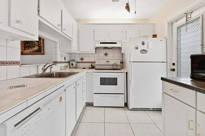 2 bedroom Condominium at 3506 NW 49th Avenue #603, Marigold Gardens, Lauderdale Lakes — photo 4