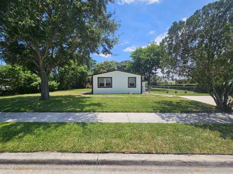 1605 W 10th Street, Riviera Beach FL - photo 7 of 53
