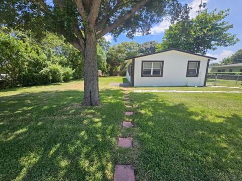 1605 W 10th Street, Riviera Beach FL - photo 9 of 53