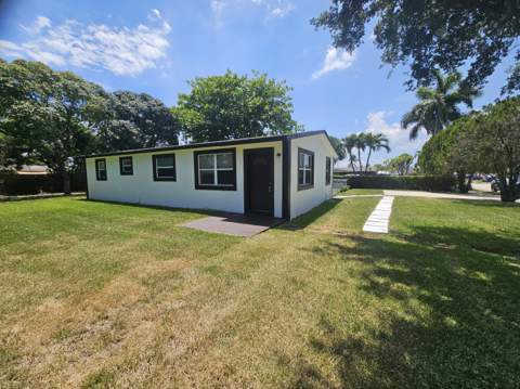 1605 W 10th Street, Riviera Beach FL - photo 14 of 53