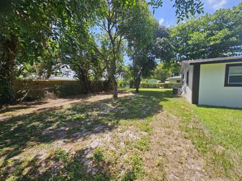 1605 W 10th Street, Riviera Beach FL - photo 19 of 53