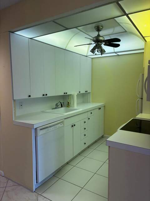 309 Grantham A, Deerfield Beach FL - photo 9 of 28