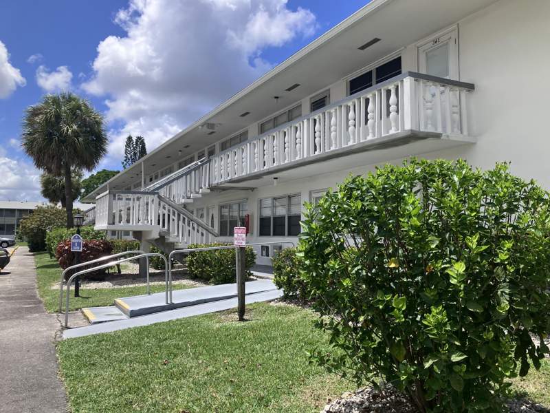 1 bedroom Condominium at 364 Northampton R, Northampton Condos, West Palm Beach — photo 2