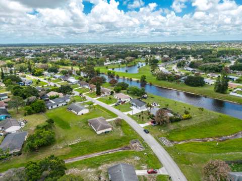 264 SW Cherryhill Road, Port St. Lucie FL - photo 7 of 44