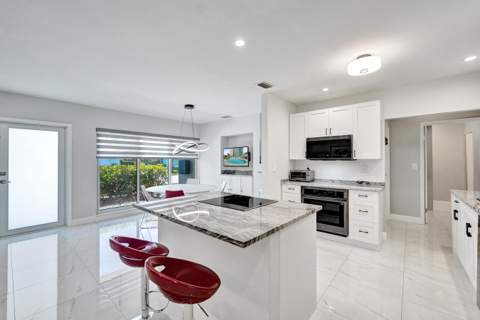 1431 S Ocean Boulevard #2, Lauderdale-By-The-Sea FL - photo 10 of 42