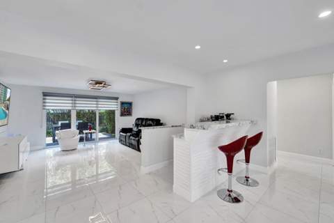1431 S Ocean Boulevard #2, Lauderdale-By-The-Sea FL - photo 13 of 42