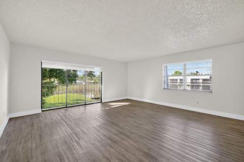 2513 S 17th Street #206, Fort Pierce FL - photo 6 of 26
