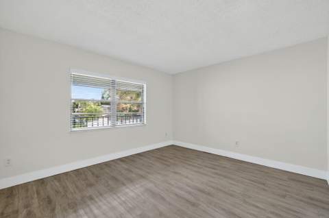 2513 S 17th Street #206, Fort Pierce FL - photo 12 of 26