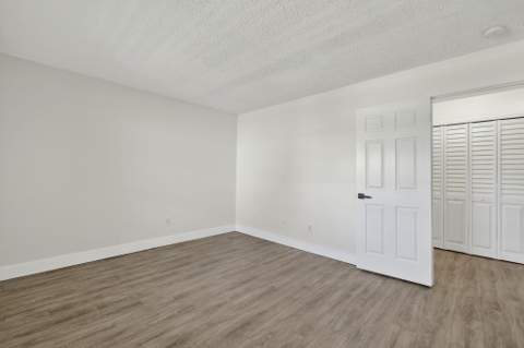 2513 S 17th Street #206, Fort Pierce FL - photo 15 of 26
