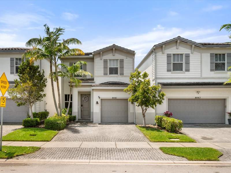 3 bedroom Single Family Residence at 4441 NW 48th Terrace, Trails At Central Parc, Tamarac — photo 4