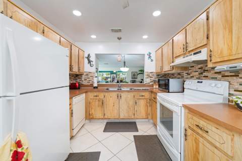 6303 Silver Moon Lane, Greenacres FL - photo 15 of 47