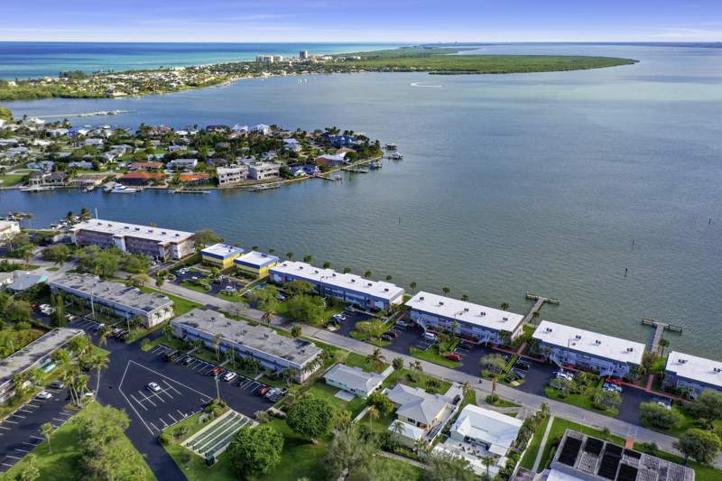 1 bedroom Condominium at 1309 Bayshore Drive #203, Colonnades Condominium No 1, Fort Pierce — photo 3