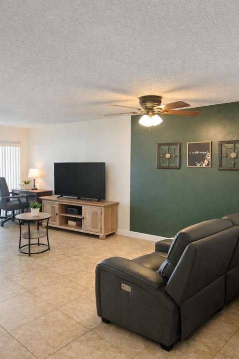 953 Coral Club Drive #953, Coral Springs FL - photo 10 of 12