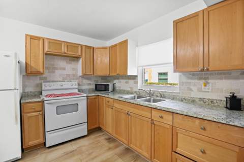 1221 S Lakes End Drive #A 1, Fort Pierce FL - photo 9 of 51