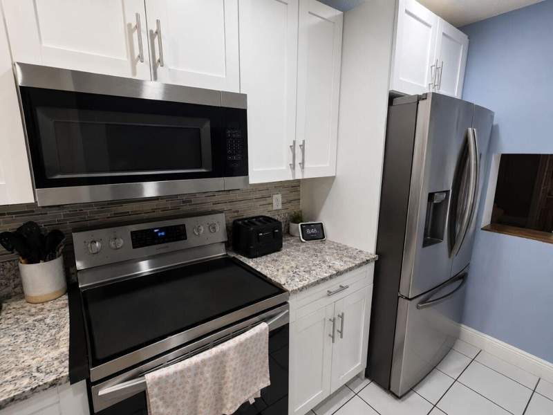 3 bedroom Townhouse at 7900 SW 7th Place, Lauderdale North Park Sec 5, North Lauderdale — photo 4