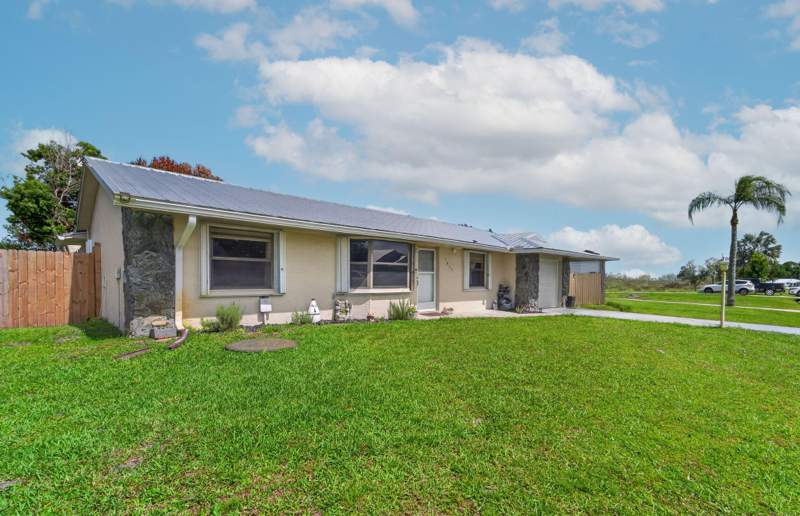 3 bedroom Single Family Residence at 1911 SE Dock Street, Port St Lucie Section 30, Port St. Lucie — photo 5